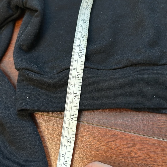Princess Polly Boxy Fit Cropped V Neck Sweatshirt Black Size 4 - Picture 4 of 5